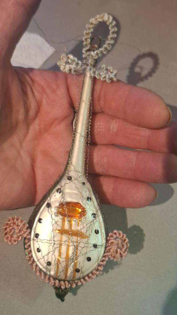 Oude kerstbal nr6. Muziek instrument., Ophalen of Verzenden