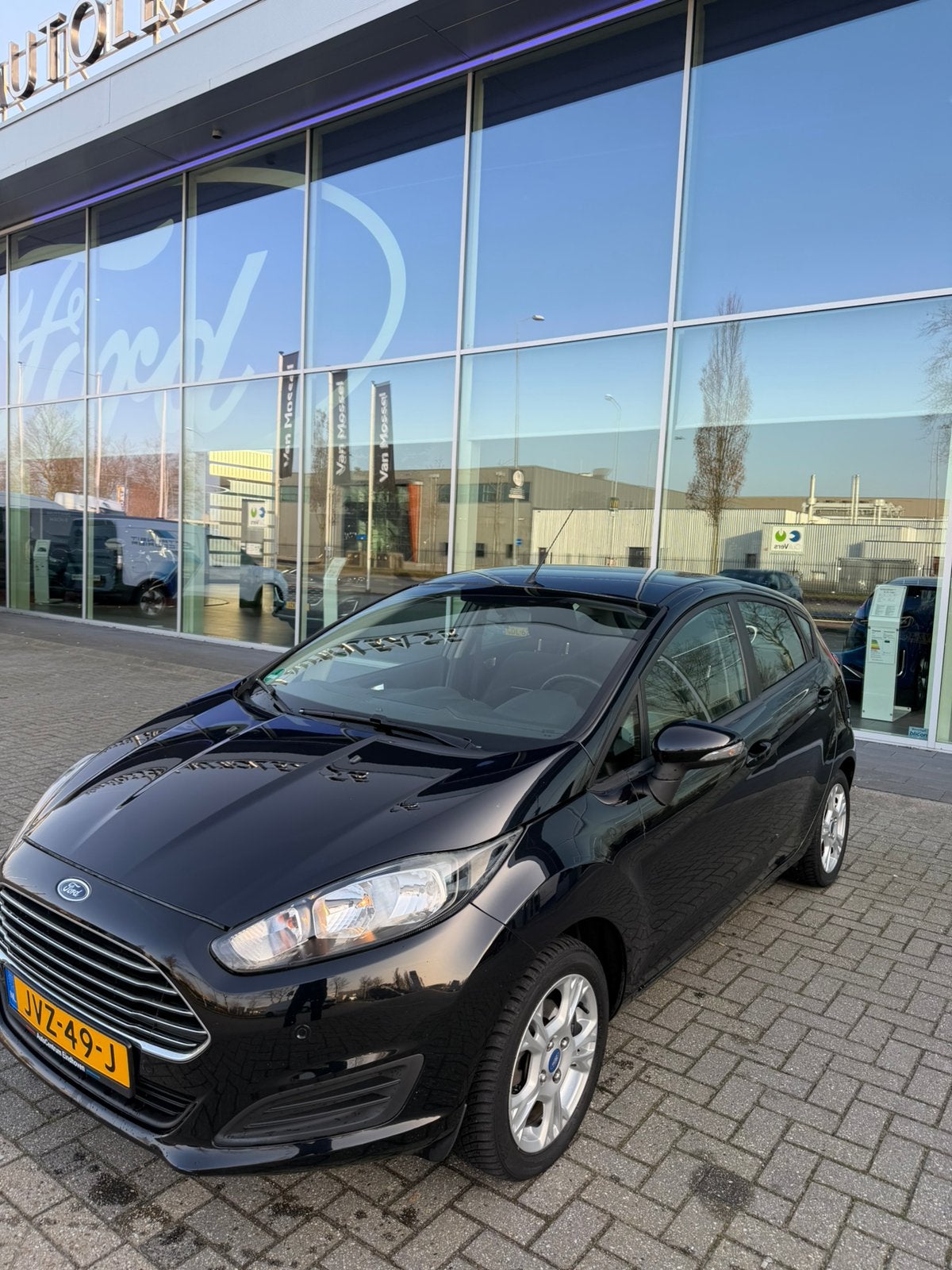 Ford Fiësta 1.0 59KW/80PK 5D 2014 Zwart, Auto's, Voorwielaandrijving, 525 kg, Zwart, Handgeschakeld