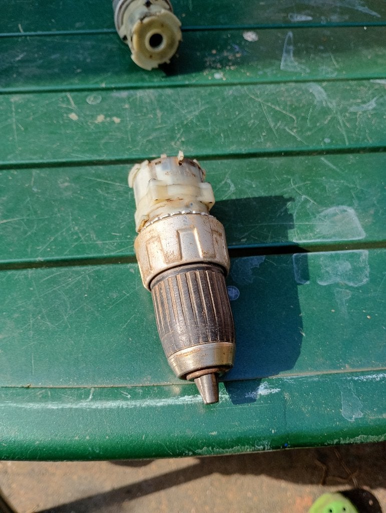 Makita Tandwielhuis met 13 mm snelspankop, Gebruikt, Variabele snelheid, Ophalen of Verzenden, Boor- en Schroefmachine
