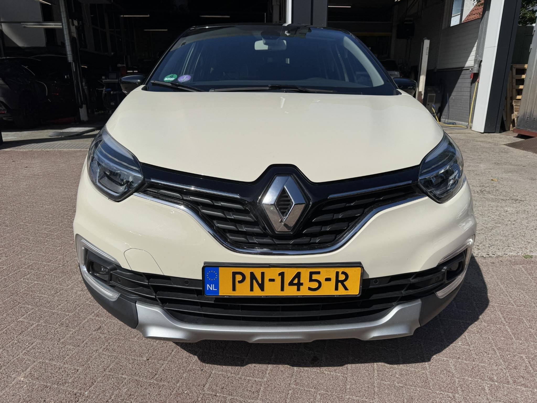 Renault Captur 1.2 TCe 120pk Intens+Camera+Trekhaak!, Auto's, Voorwielaandrijving, Stof, Gebruikt, Euro 6