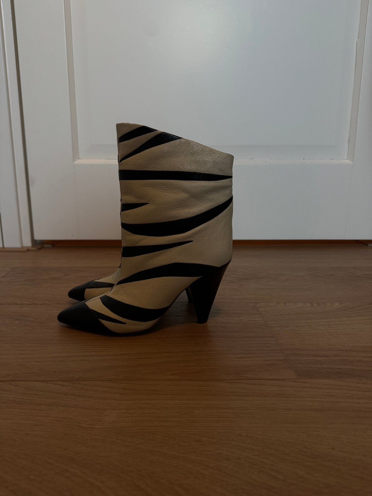 Isabel Marant Lapee boots maat 38, Kleding | Dames, Schoenen, Ophalen, Zo goed als nieuw, Overige kleuren, Lage of Enkellaarzen