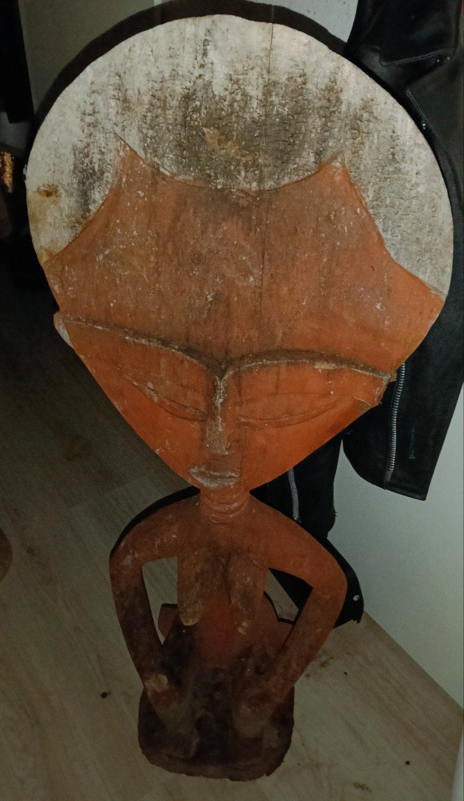 Houten Afrikaans beeld - Vrouw met schotelhoofd, Hout, Afrika, Ophalen of Verzenden, Beeld