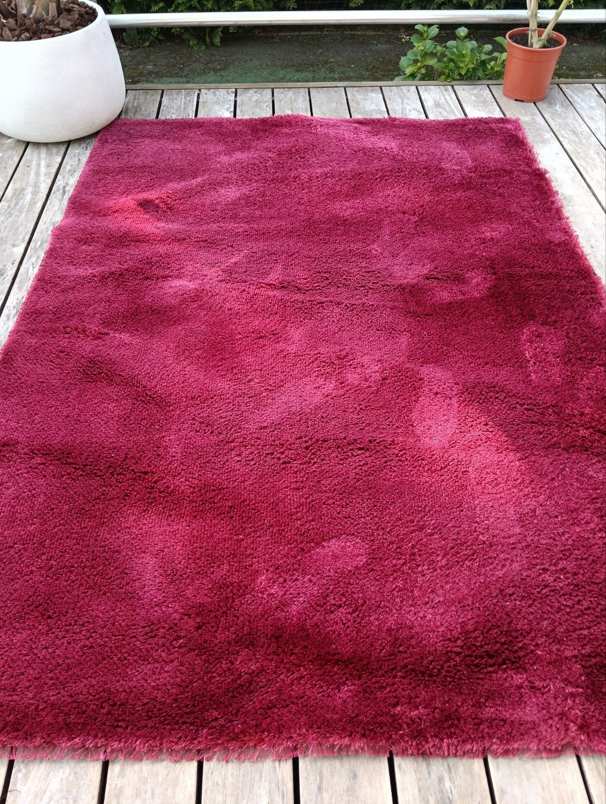 Roodroze hoogpolig vloerkleed, Ophalen, Gebruikt, 100 tot 150 cm, Modern, Hoogpolig