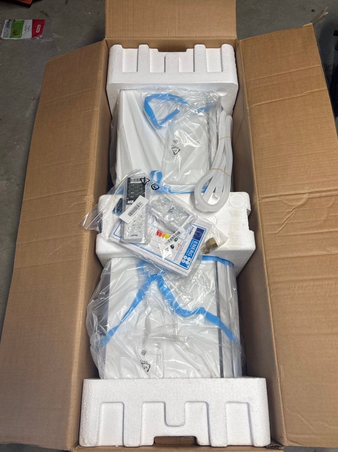 Nieuwe Haier airconditioner, model AS50S2SF1FA-MW3 Binnenuit, Ophalen, Koelen en Ontvochtigen, Nieuw, Afstandsbediening
