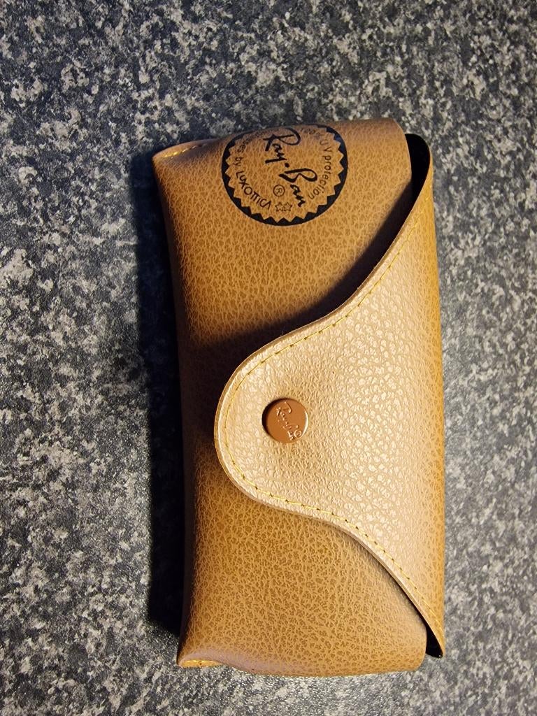 Zonnebril Ray-Ban, Ophalen, Zonnebril, Overige kleuren, Zo goed als nieuw