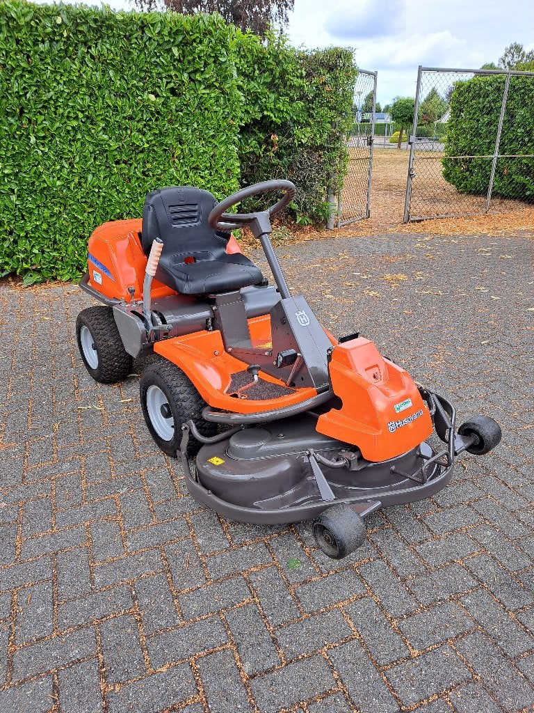 Husqvarna Rider PRO15 V2 frontmaaier, Tuin en Terras, Grasmaaiers, Gebruikt, Benzine-grasmaaier, 50 cm of meer, Elektrische starter