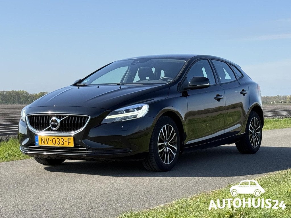 Volvo V40 2.0 D2 Nordic+ 2017|30.000km|NL-AUTO|EURO6, Voorwielaandrijving, Gebruikt, 4 cilinders, Leder en Stof