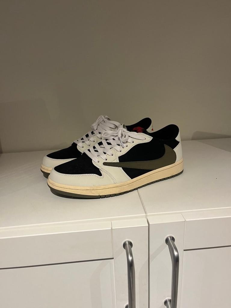 Travis scot jordan 1 olive, Ophalen of Verzenden, Nieuw, Overige kleuren