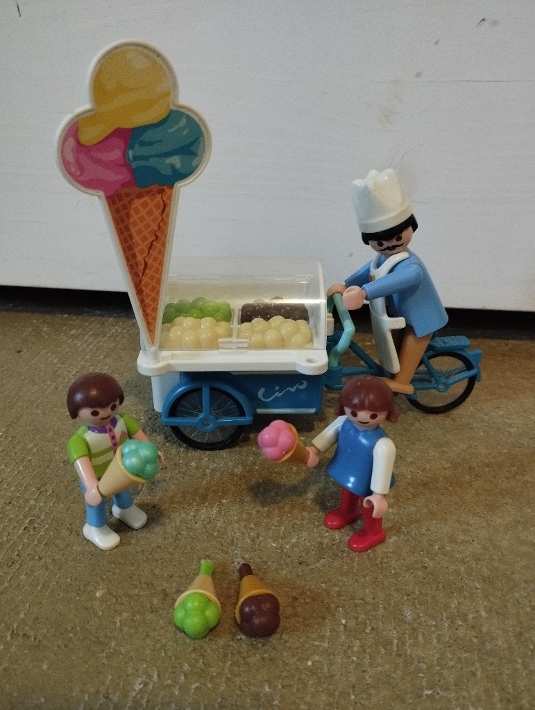 Playmobil ijscokraam/ijscowagen, Ophalen of Verzenden, Gebruikt, Complete set, Figuren