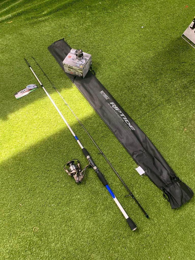 Nieuwe Mitchell zeebaarshengel + molen, 2.40m & 10-35 gr, Watersport en Boten, Hengelsport | Zeevissen, Ophalen of Verzenden, Nieuw