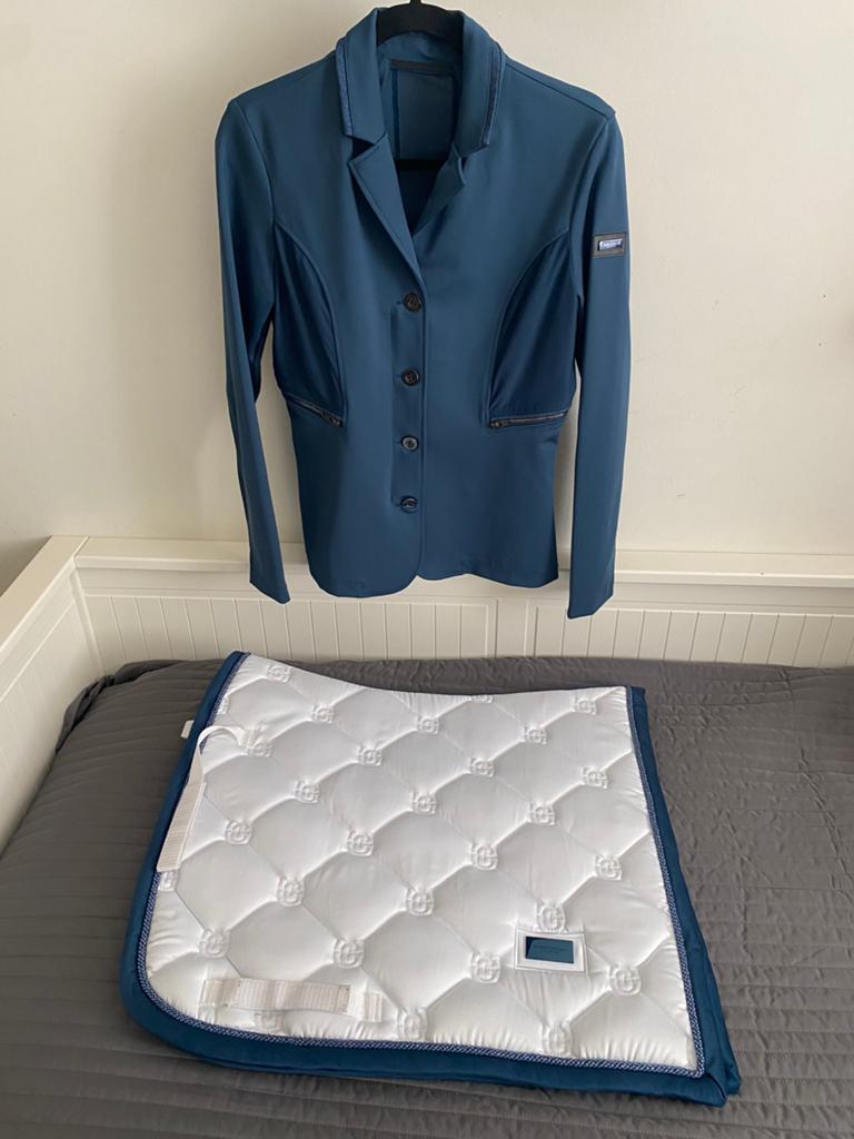 Wedstrijdjasje + dekje Equestrian Stockholm Blue Meadow, Dressuur, Ophalen of Verzenden, Zo goed als nieuw, Dames