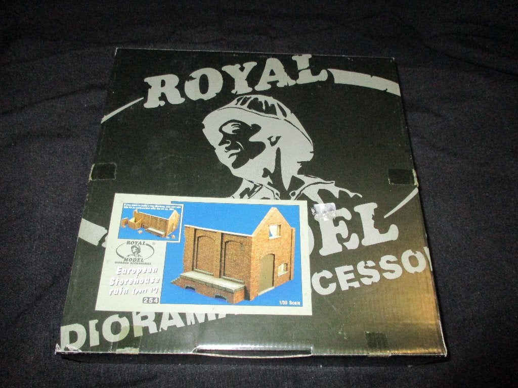 D-478,ROYAL MODEL 1-35,NO,254,European storehouse ruin - Par, Ophalen of Verzenden, Nieuw, 1:35 tot 1:50