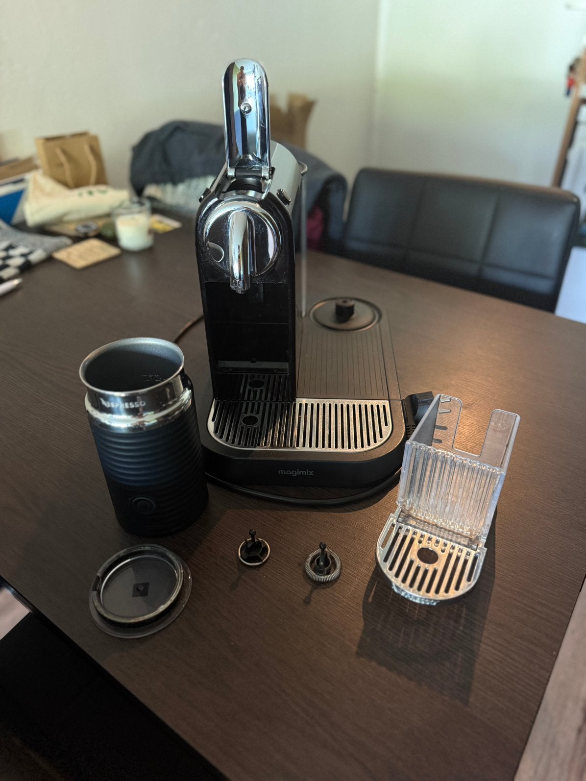 Nespresso Magimix met Melkopschuimer, Witgoed en Apparatuur, Koffiezetapparaten, Ophalen, Zo goed als nieuw, Koffiepads en cups