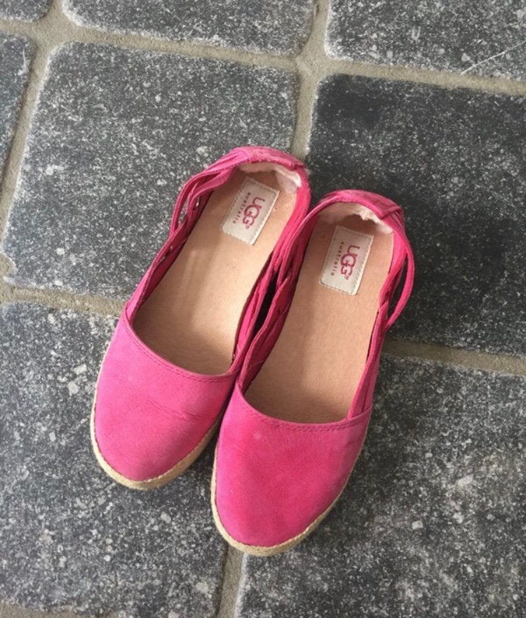 Ugg instappers, Overige kleuren, Ophalen of Verzenden, Zo goed als nieuw, Espadrilles of Moccasins