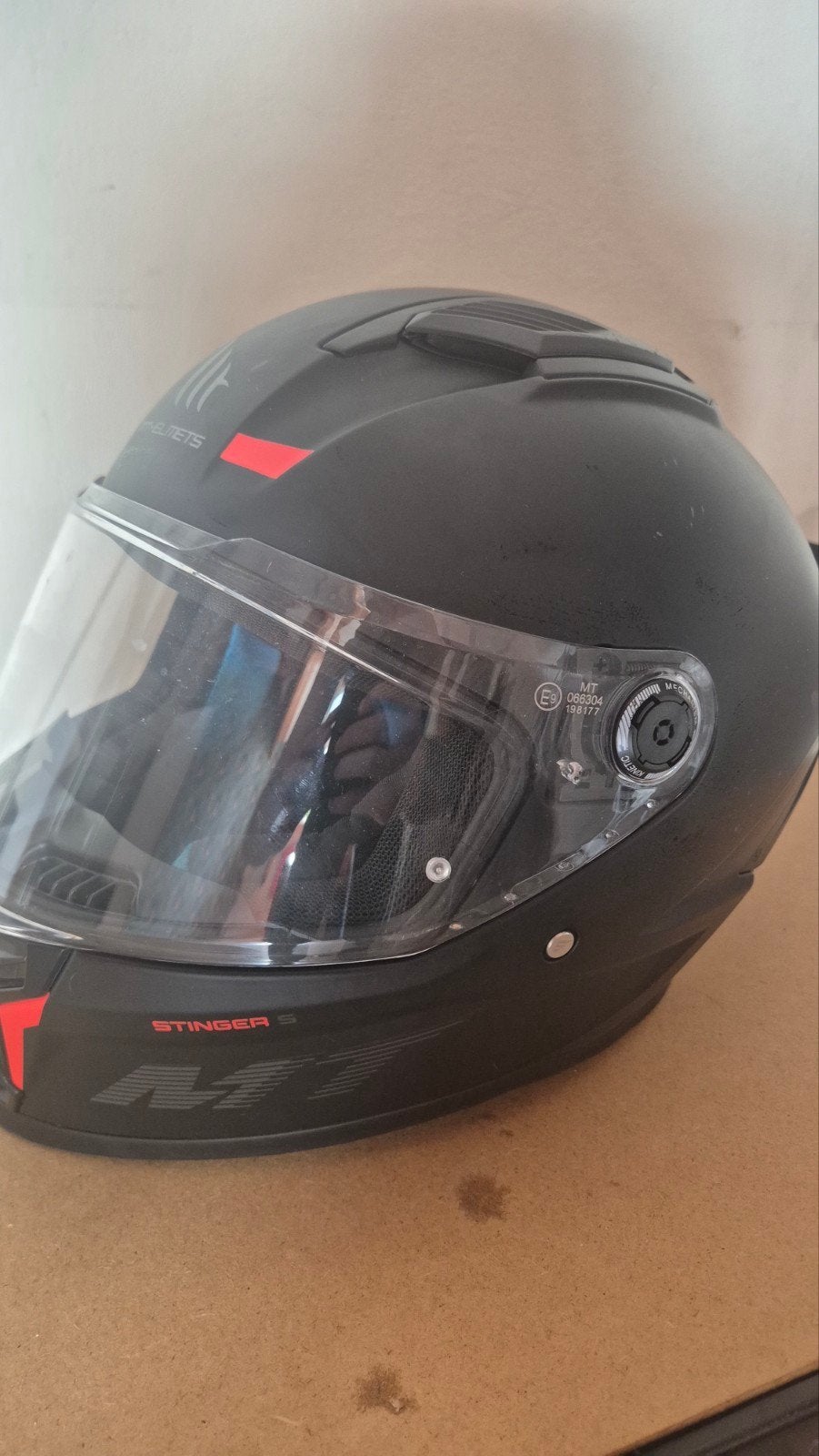 MT Helmets Stinger S integraalhelm - weinig gebruikt, Ophalen