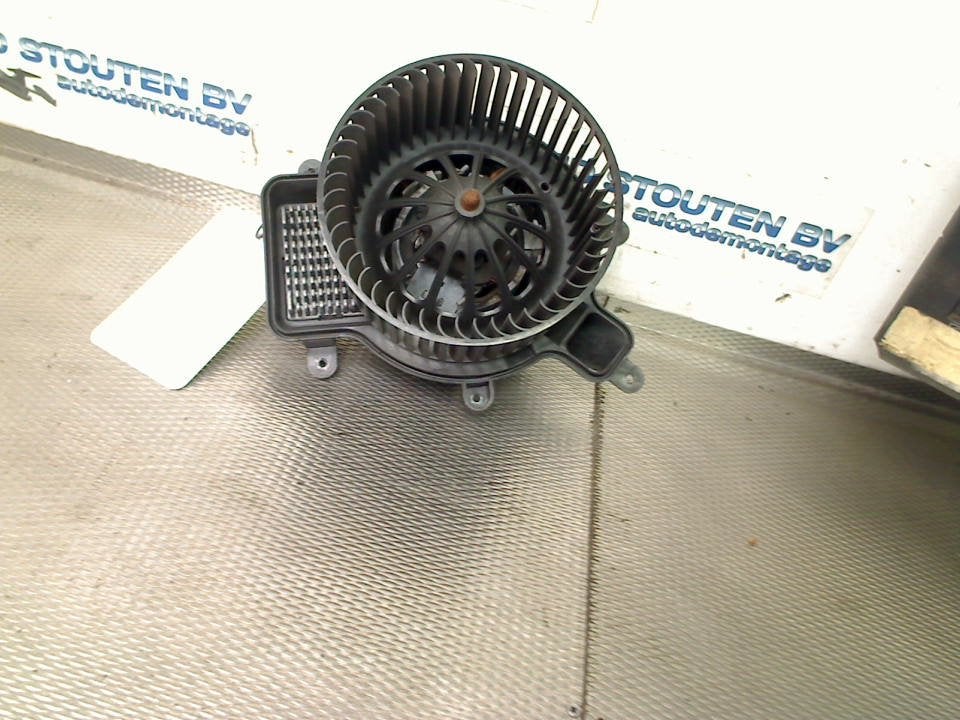 Kachel Ventilatormotor Peugeot 3008 I (0U/HU) 2014 25015050, Kontakt-peugeot@peugeot.com, Gebruikt, Peugeot Deutschland GmbH, Bahnhofsplatz, Rüsselsheim 65423, , Duitsland