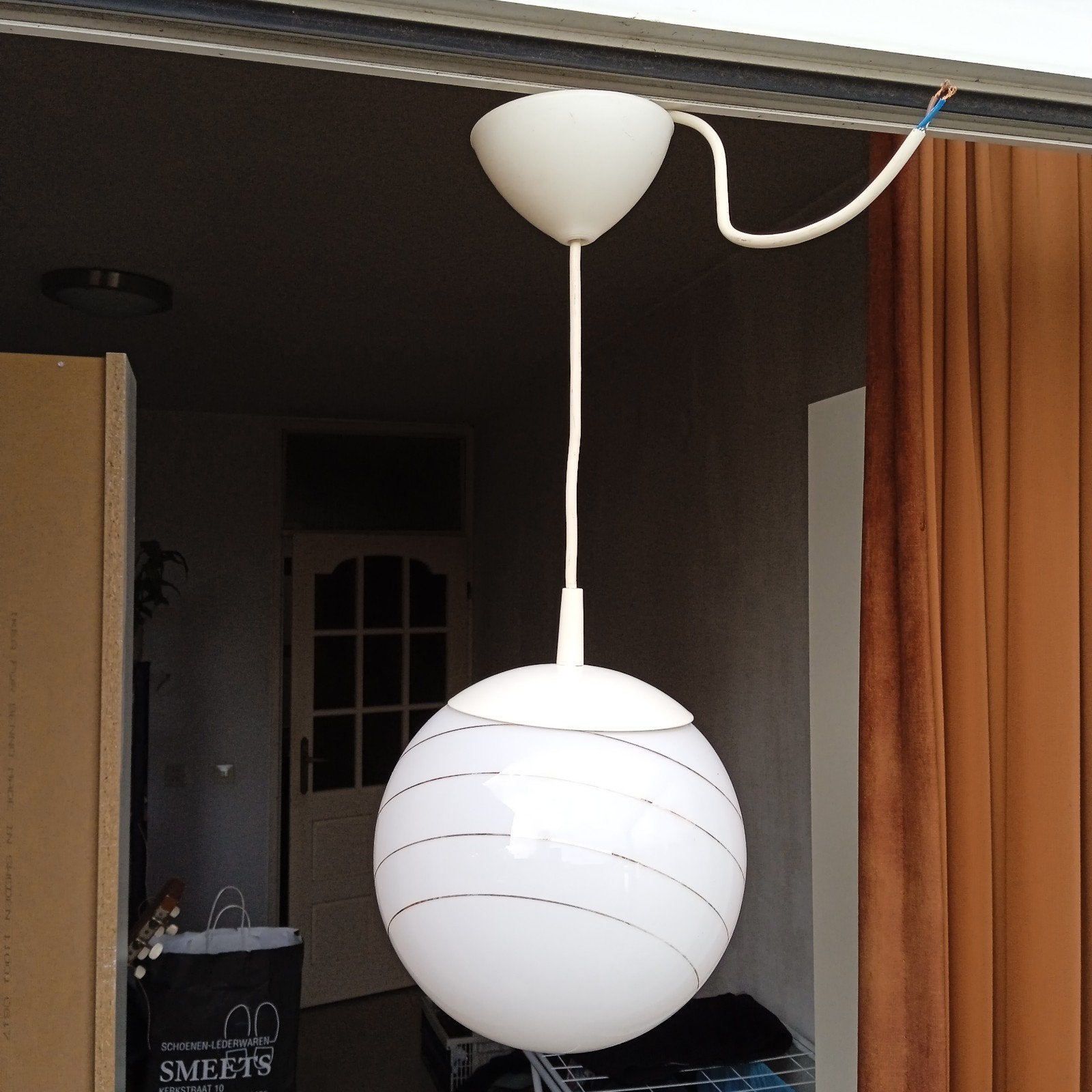Vintage bol hanglamp met gouden strepen, Gebruikt, Glas, E27 (groot), Vintage, Retro