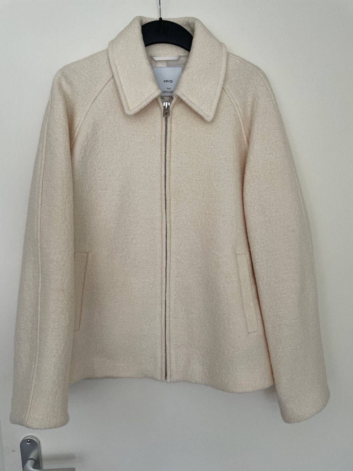 Nieuw z prijskprachtig crème kleur wollen jasje van Mango S, Kleding | Dames, Ophalen of Verzenden, Nieuw, Maat 36 (S), Wit