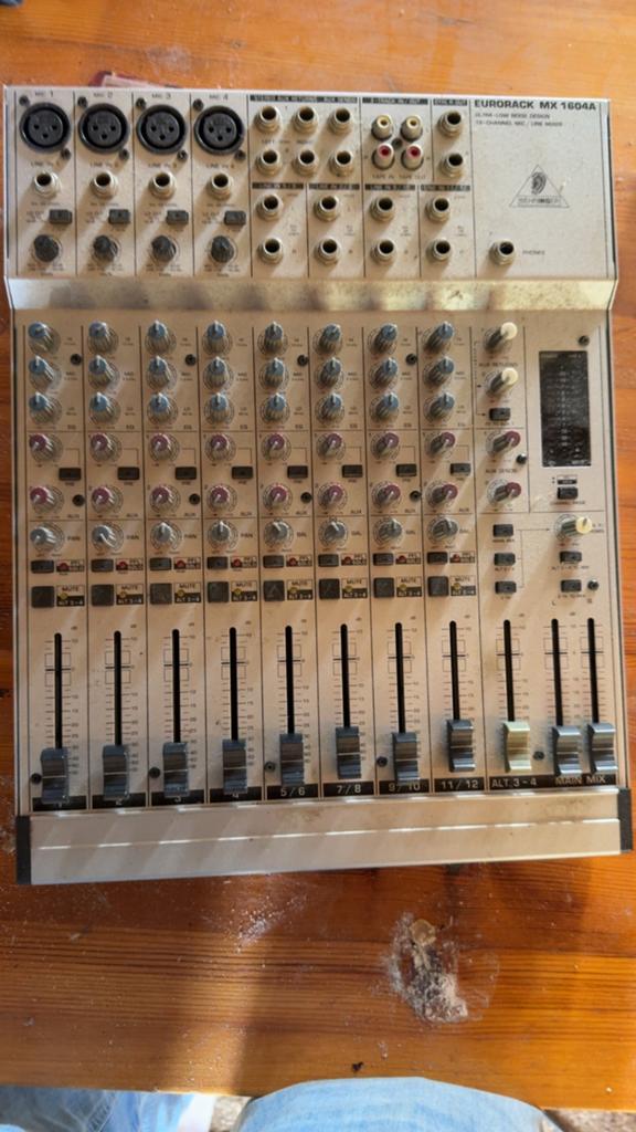 Behringer Eurorack MX 1604A Mixer - 16 kanalen, Muziek en Instrumenten, Mengpanelen, Ophalen of Verzenden, Zo goed als nieuw, 10 tot 20 kanalen