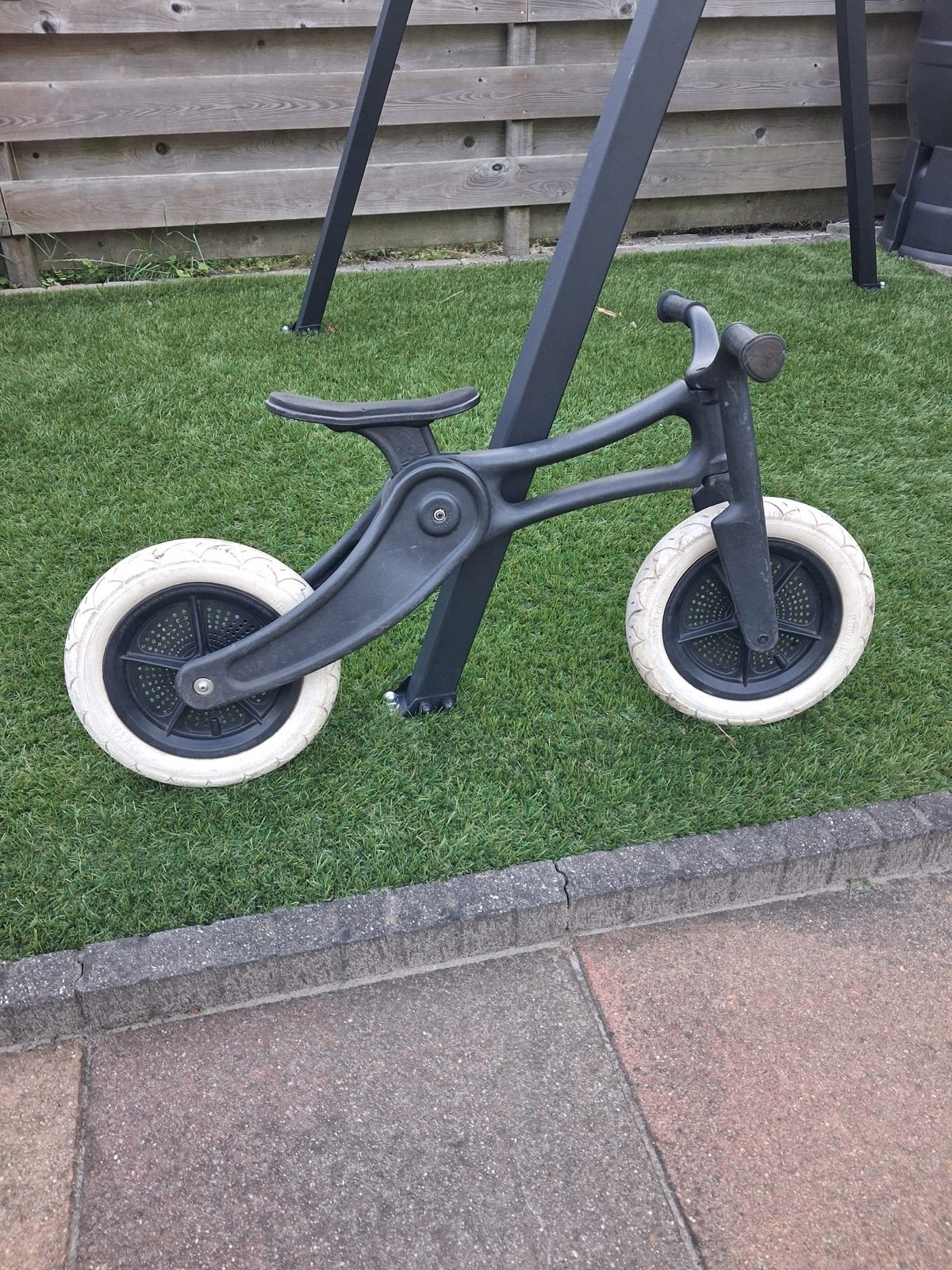 Loopfiets/driewieler voor kinderen - Zwart met witte banden, Ophalen, Gebruikt, Loopfiets