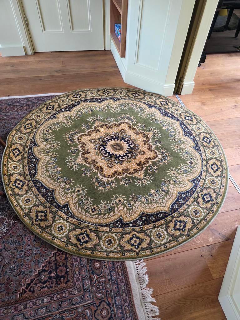 Rond tapijt 165 cm - Groen met klassiek patroon, Huis en Inrichting, Stoffering | Tapijten en Kleden, Gebruikt, 150 tot 200 cm