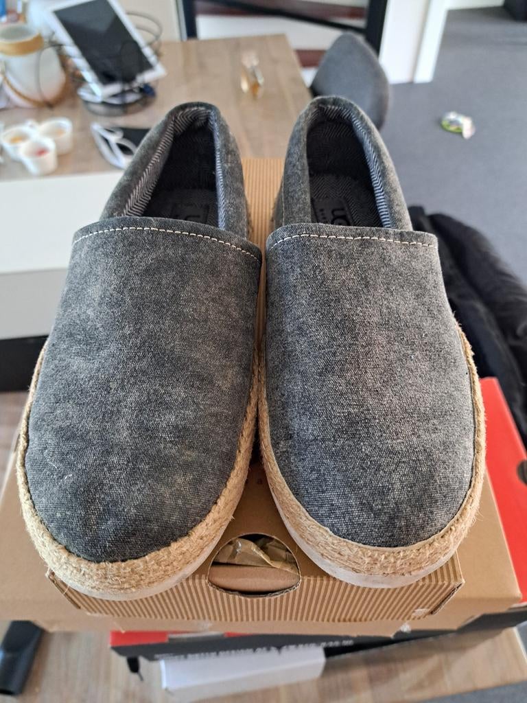 Uggs 31 izgst, Kinderen en Baby's, Kinderkleding | Schoenen en Sokken, UGG, Schoenen, Ophalen of Verzenden, Zo goed als nieuw