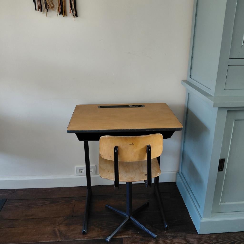 Vintage Marko bureau met stoel - Kinderkamer, Ophalen, Gebruikt
