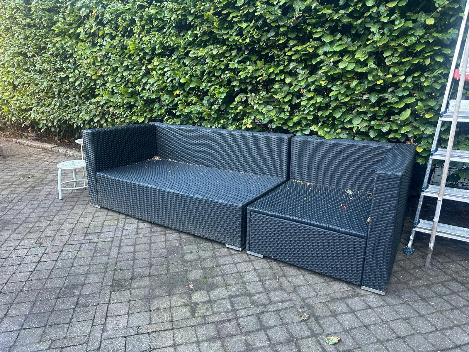 GRATIS! || Zwarte Wicker Loungeset - 2-delig met kussens, Ophalen, Gebruikt, 3 zitplaatsen, Loungeset