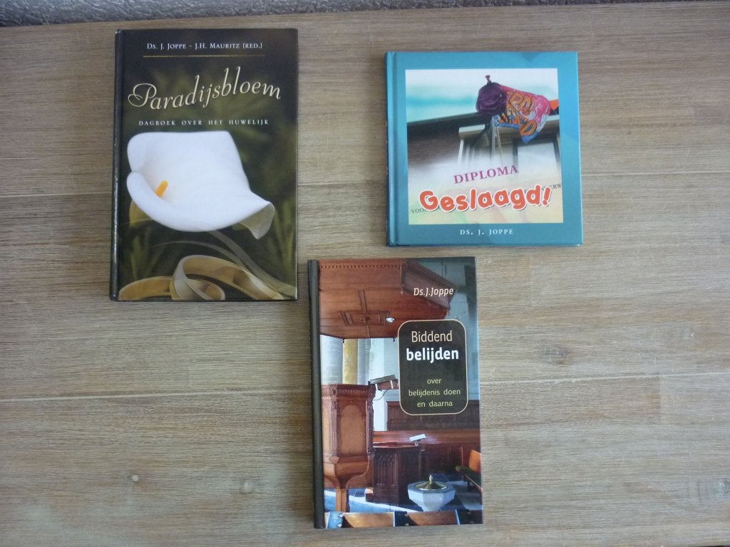 Ds. J. Joppe: Biddend belijden / Geslaagd!, Ophalen of Verzenden, Zo goed als nieuw, Christendom | Protestants