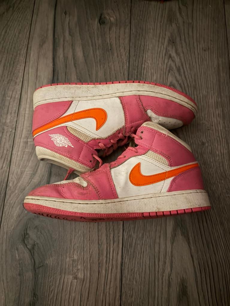 Nike Jordan maat 37, Ophalen of Verzenden, Zo goed als nieuw, Sneakers of Gympen