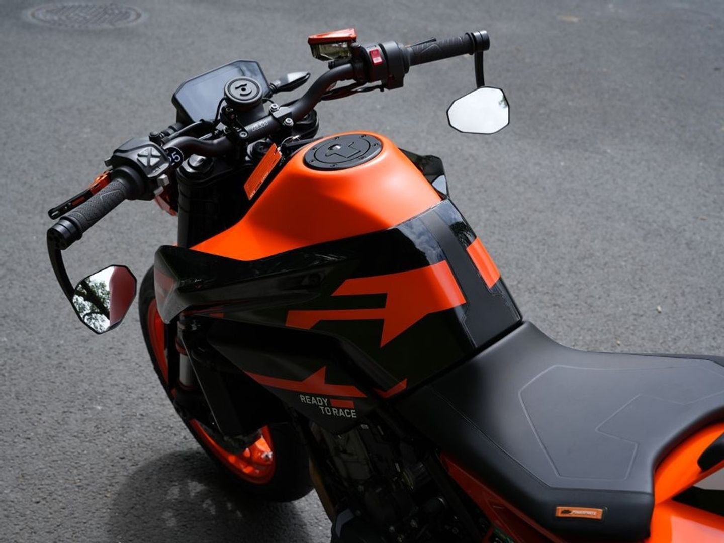 KTM KTM 890 DUKE GP | 1e Eigenaar | Mega Dik, 2 cilinders, KTM, Motorrijbewijs A, Onbekend