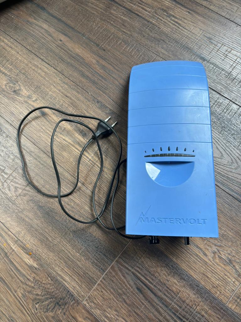 Mastervolt Soladin 600 omvormer voor zonnepanelen, Doe-het-zelf en Verbouw, Ophalen of Verzenden, Zo goed als nieuw