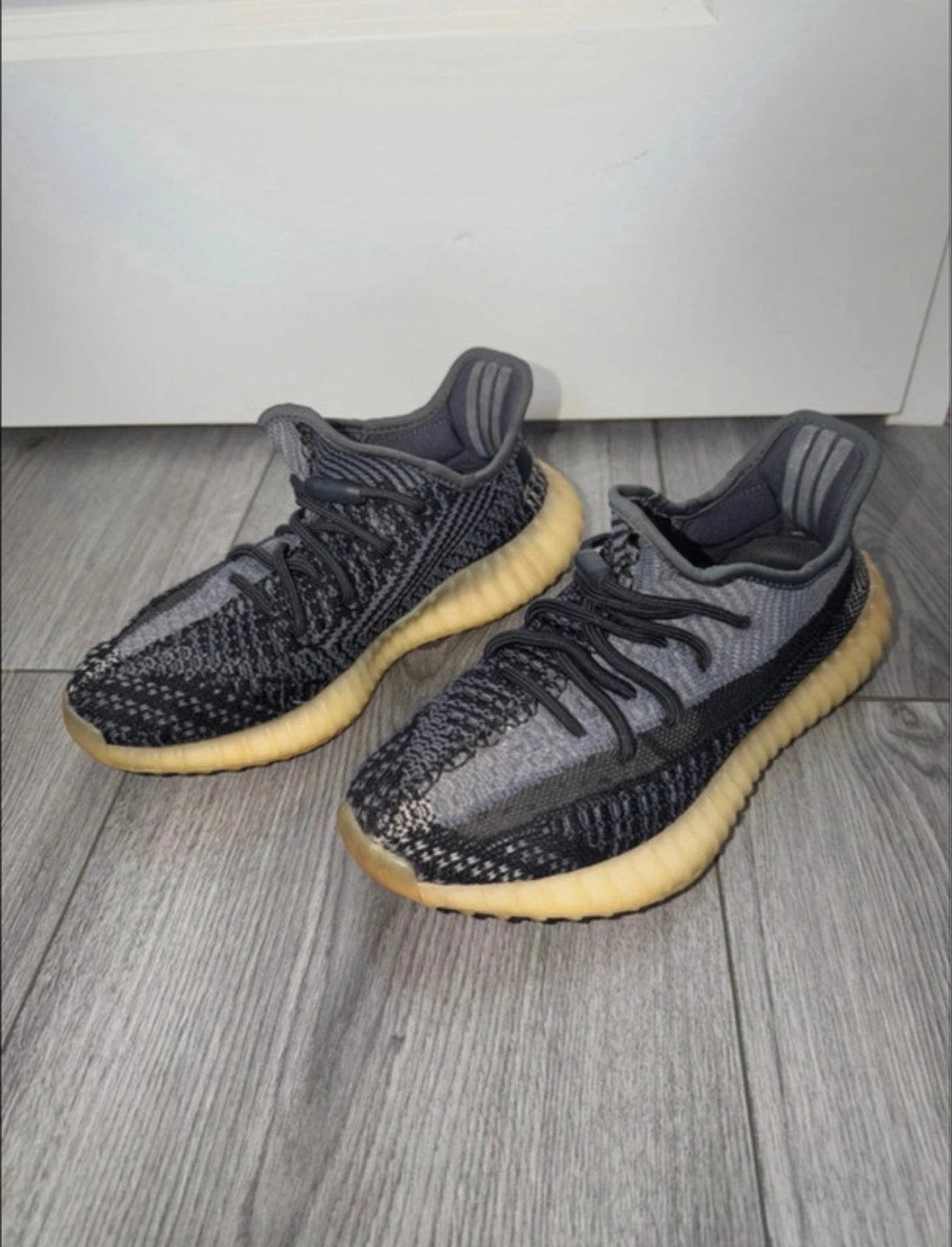 Adidas Yeezy Boost 350 V2 Carbon - maat 38, Ophalen of Verzenden, Gedragen, Zwart