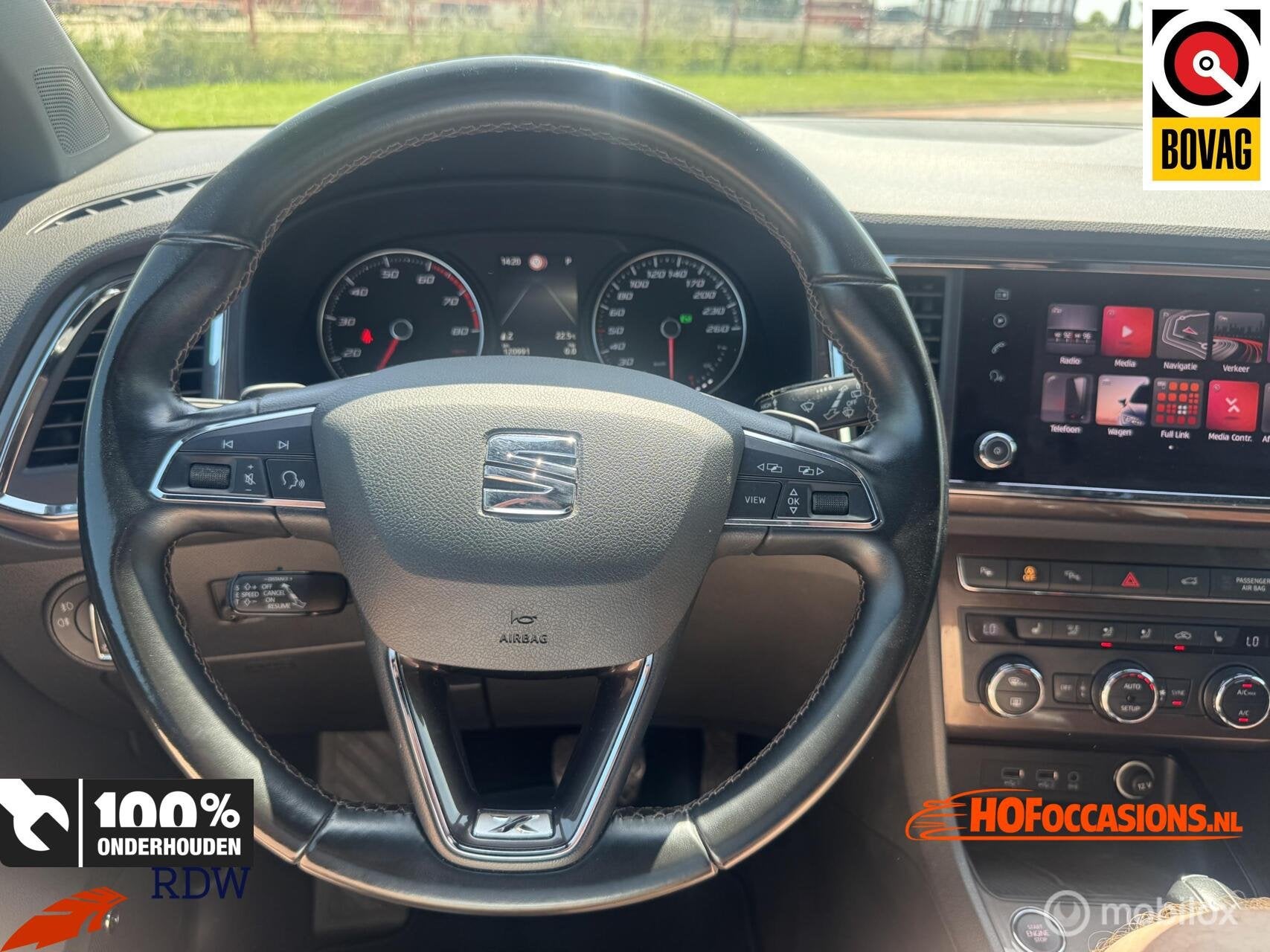 Seat Ateca 1.5 TSI Xcellence AUTOMAAT / CARPLAY / BEATS / VO, Auto's, Seat, Dealer onderhouden, 15 km/l, Zwart, 4 cilinders