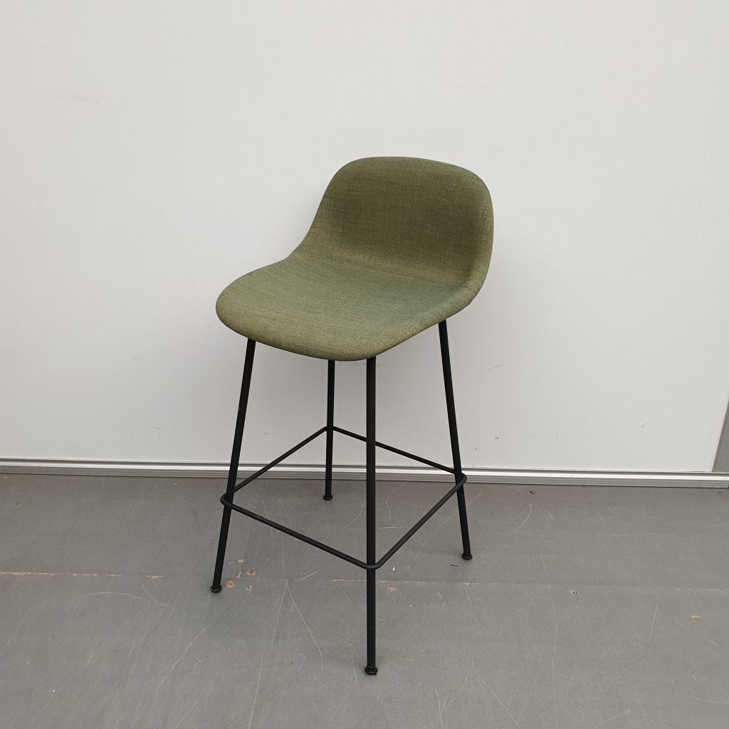 Muuto design barkruk - groene stoffering, Niet ingevuld, Gebruikt, Niet ingevuld, Niet ingevuld