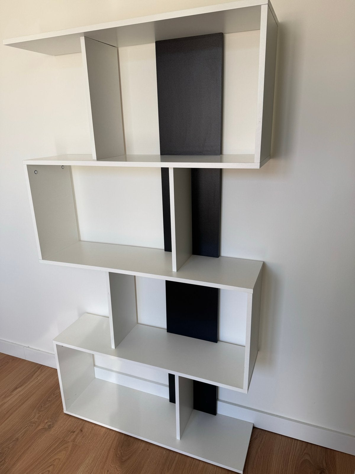 Moderne witte zigzag boekenkast/kast 165cm x 90cm x 25cm hbd, Gebruikt, 150 tot 200 cm, 25 tot 50 cm, Overige materialen