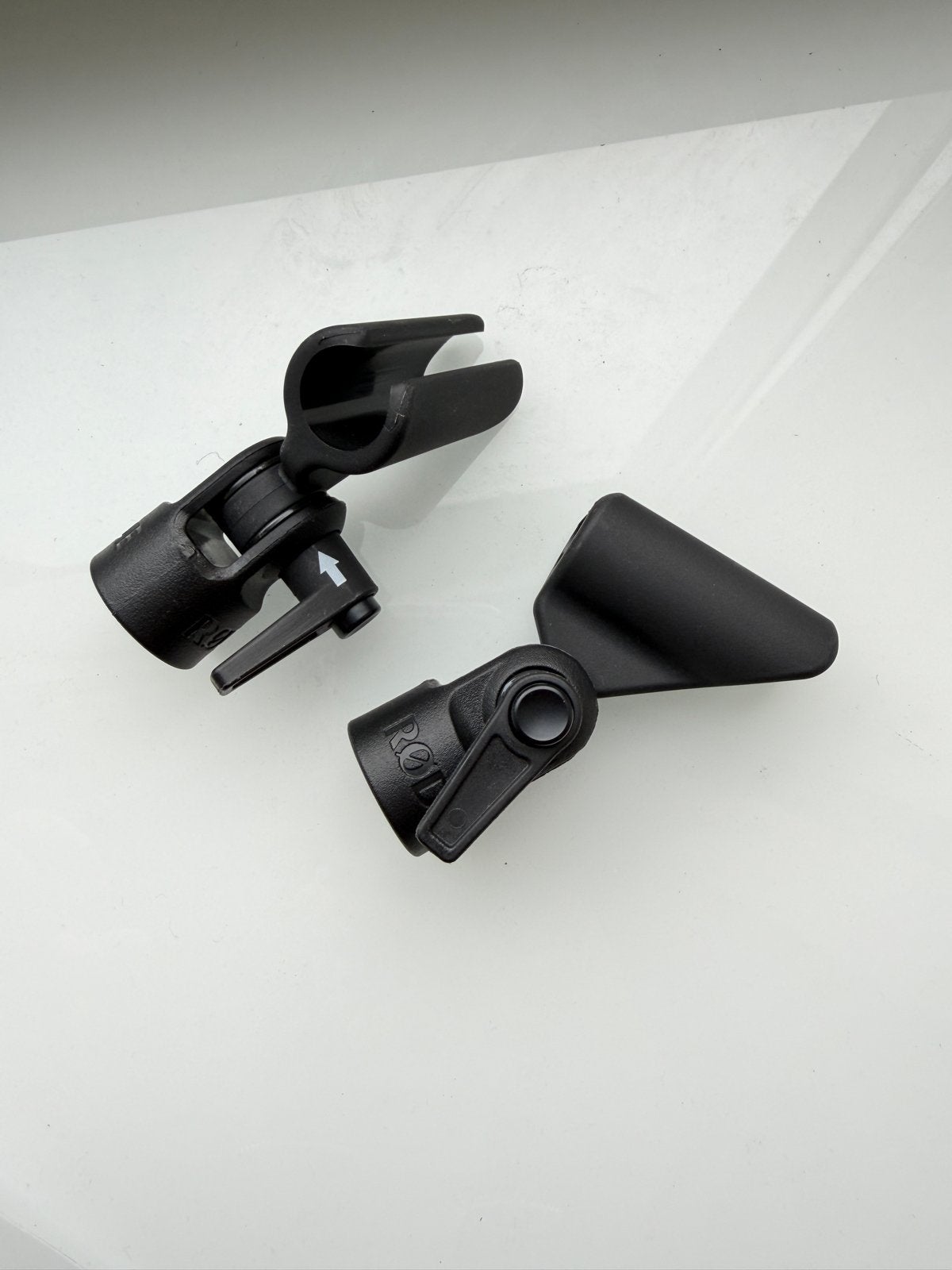 2x RØDE RM5 verstelbare microfoonklem / microfoonhouder, Ophalen of Verzenden, Gebruikt, Overige typen