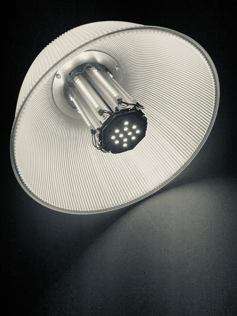 2 stuks LED High-Bays werkplaats lampen, Ophalen of Verzenden, Gebruikt, Metaal, Minder dan 50 cm
