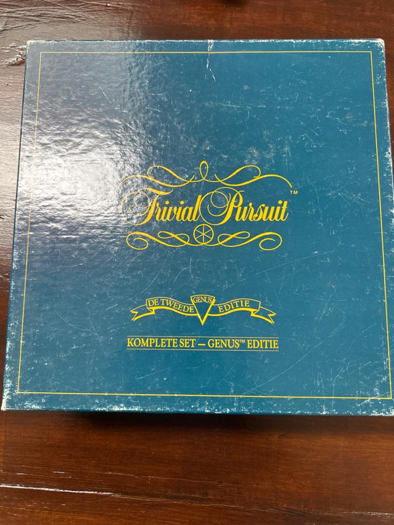 Trivial Pursuit 2de genius editie, Hobby en Vrije tijd, Gezelschapsspellen | Bordspellen, Vijf spelers of meer, Ophalen of Verzenden