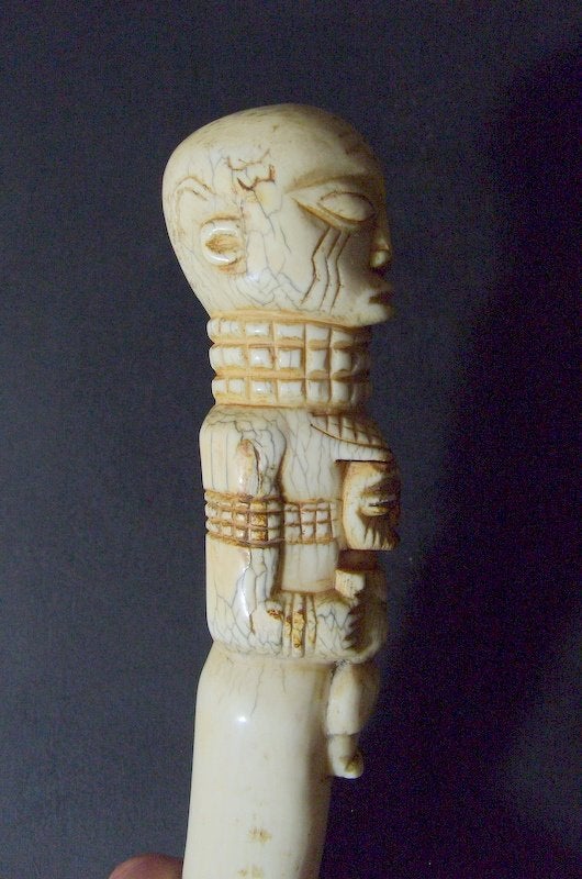 Superb zeer oud Ivoren Idoma vruchtbaarheidsbeeld 19e eeuws, Antiek en Kunst, Verzenden
