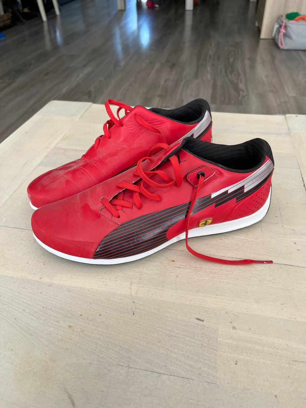 Puma Ferrari Sneakers Rood - Maat 42, Kleding | Heren, Schoenen, Ophalen of Verzenden, Gedragen, Sneakers of Gympen