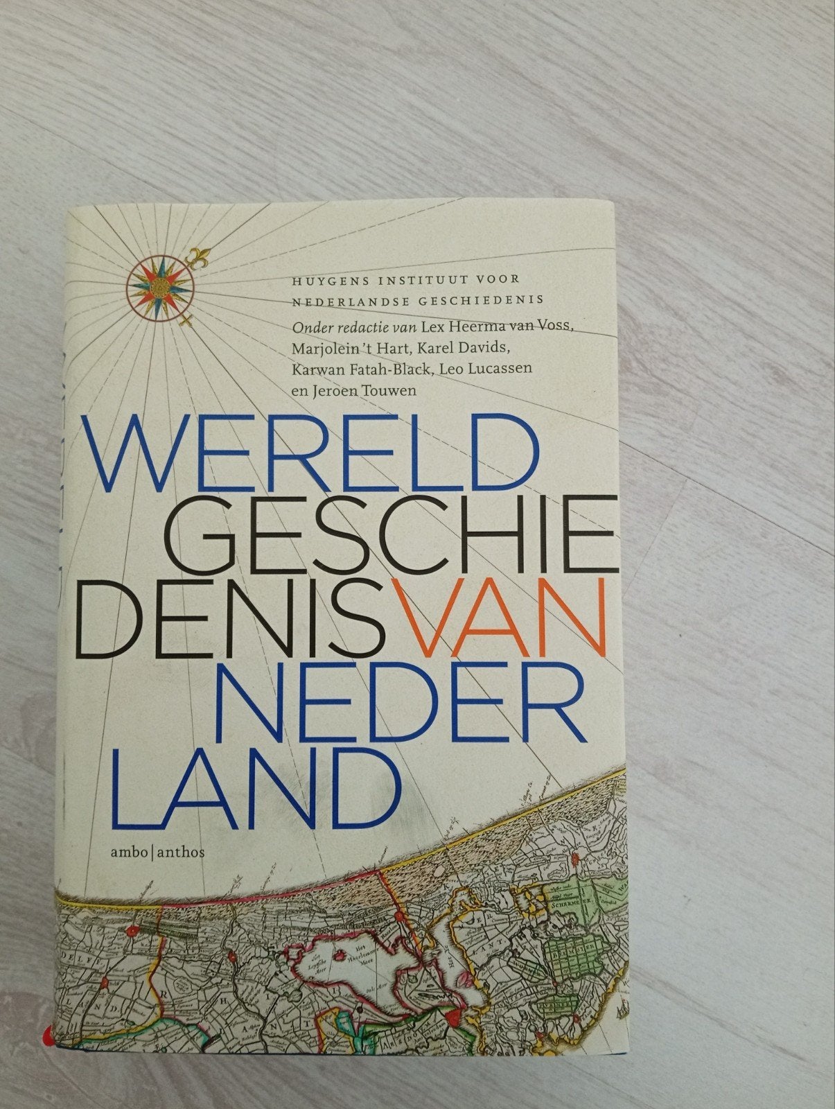 Wereldgeschiedenis van Nederland - Persgroep, Ophalen of Verzenden, Zo goed als nieuw, Huygens Instituut voor Nederlandse Geschiedenis