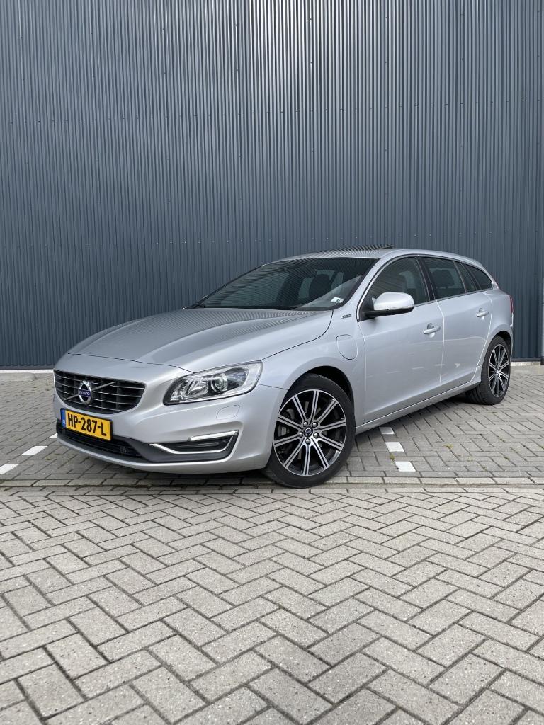 Volvo V60 D6 Twin Engine 285pk Geartronic AWD Plug In Hybrid, Auto's, Volvo, Particulier, V60, ABS, Achteruitrijcamera, Airbags