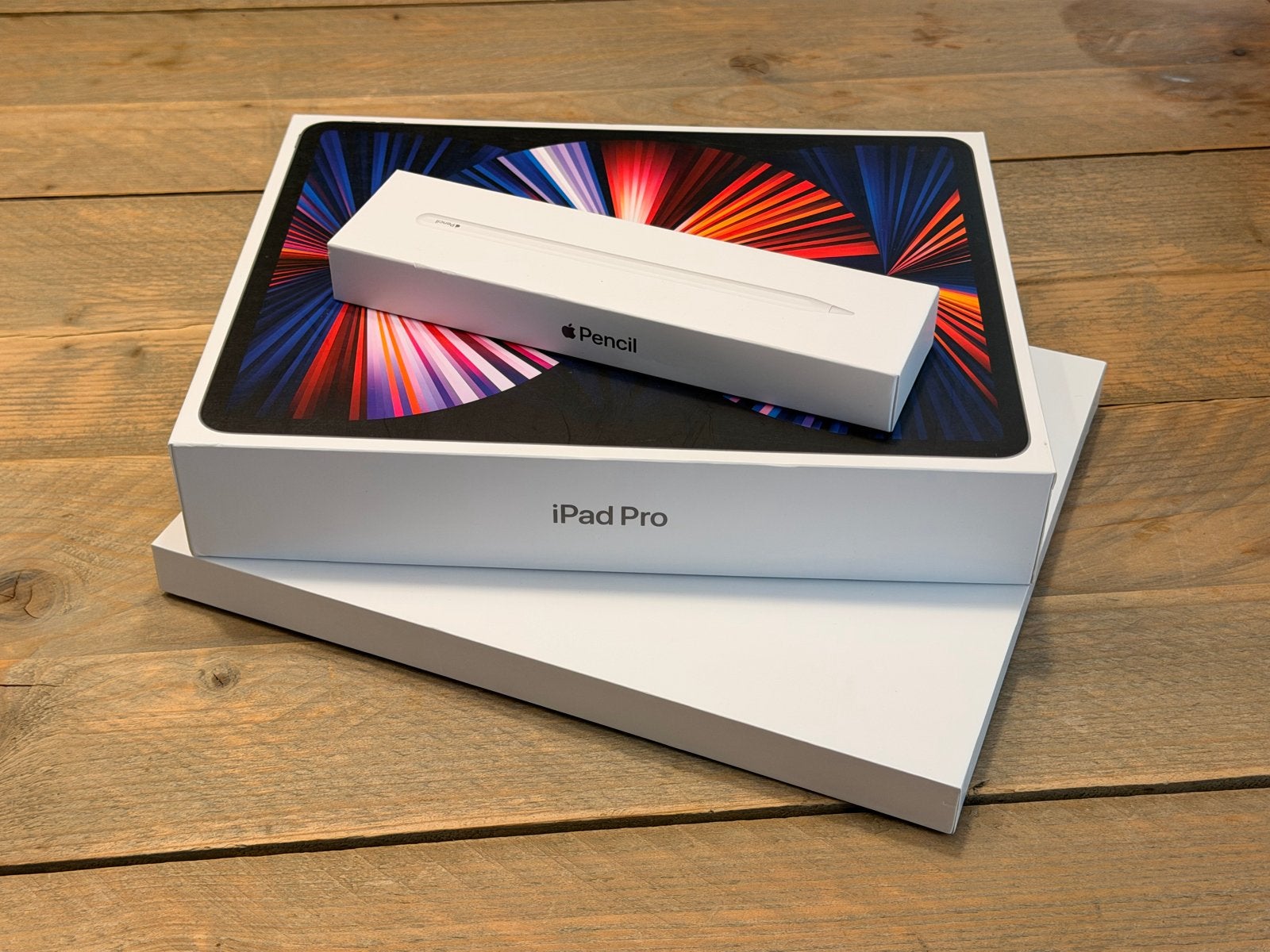 Foto 3 van iPad Pro M1 12,9" 128GB Space Gray + Magic Keyboard + Pencil