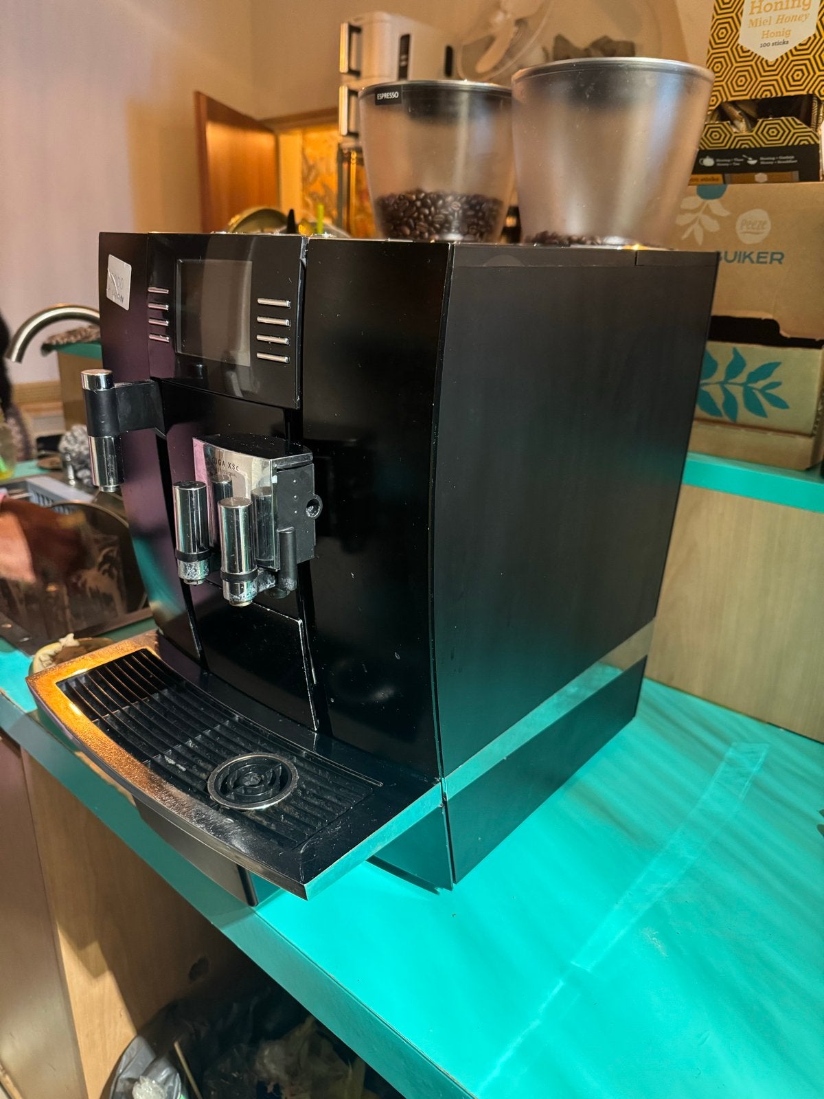 Jura x8c - Zwart, Stoompijpje, 10 kopjes of meer, Koffiemachine, Refurbished