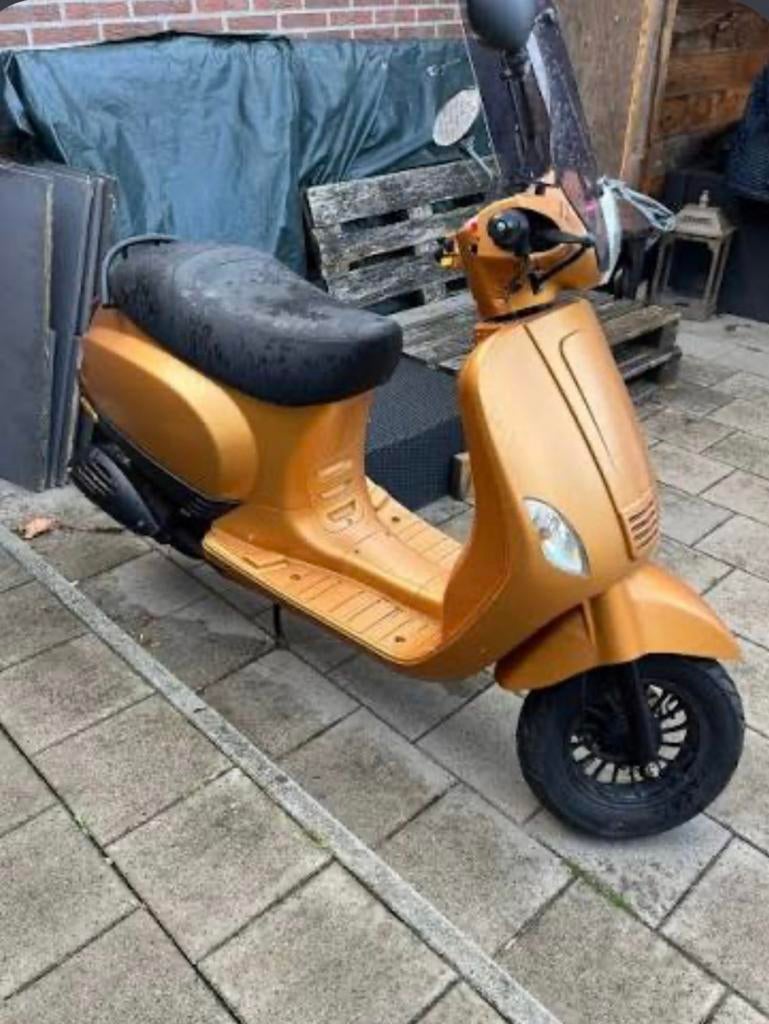 Opknap/beun scooter GEZOCHT!!!, Fietsen en Brommers, Ophalen, Zo goed als nieuw, Benzine, Overige merken