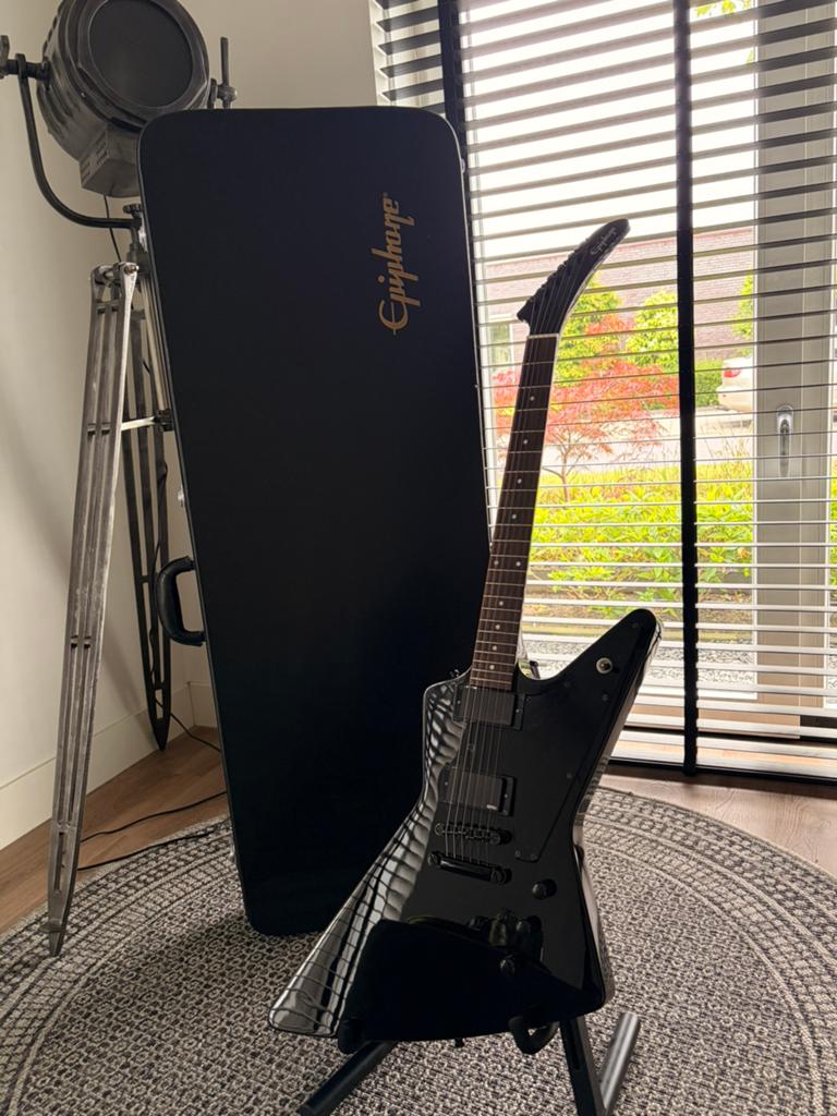 Zeer nette Epiphone explorer + case, Muziek en Instrumenten, Snaarinstrumenten | Gitaren | Elektrisch, Zo goed als nieuw, Solid body