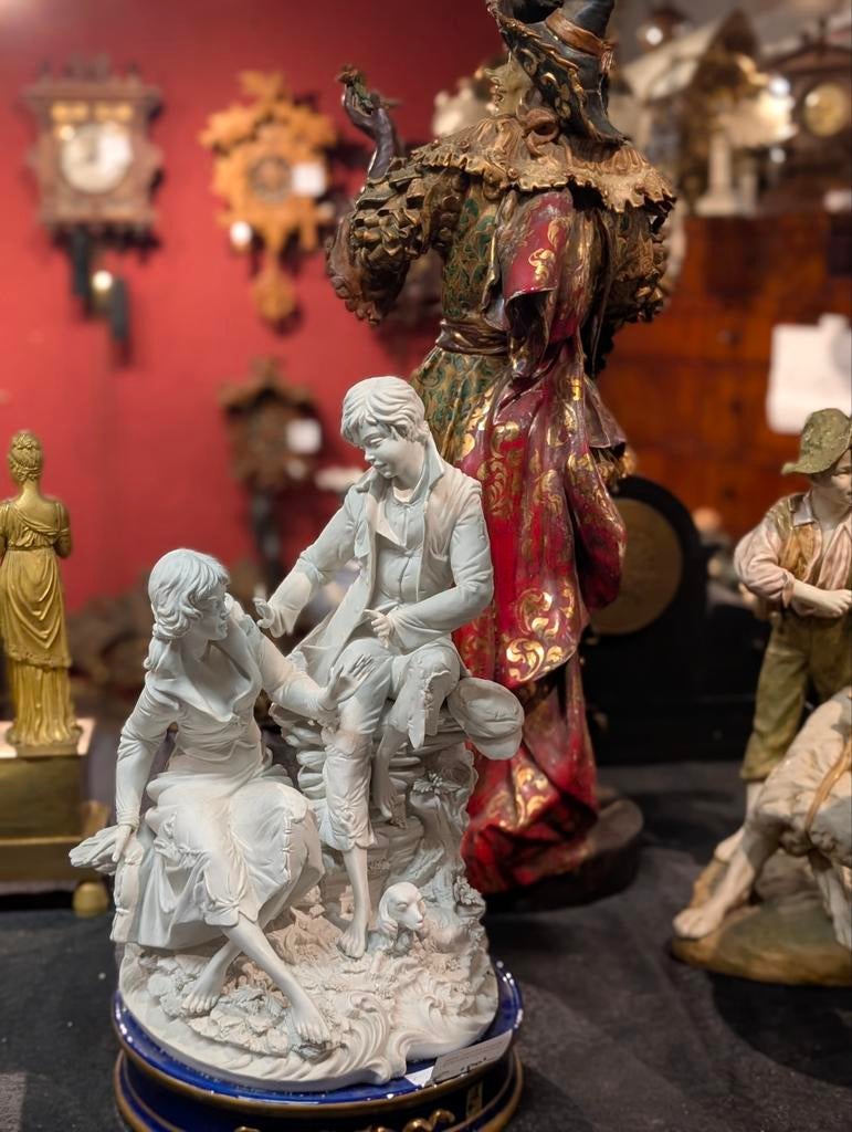 Porseleinen beeld Italië. €160., Antiek en Kunst, Antiek | Porselein, Ophalen