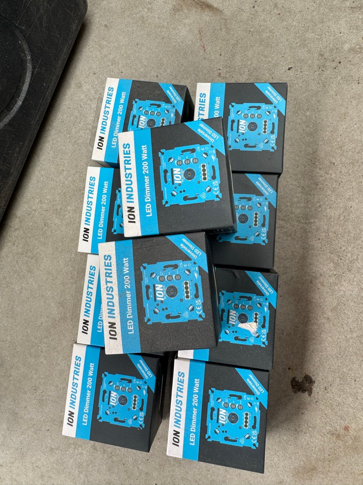 9stuks ION Industries LED Dimmer 200 Watt - Nieuw in doos, Ophalen of Verzenden, Nieuw, Overige merken, Dimmer