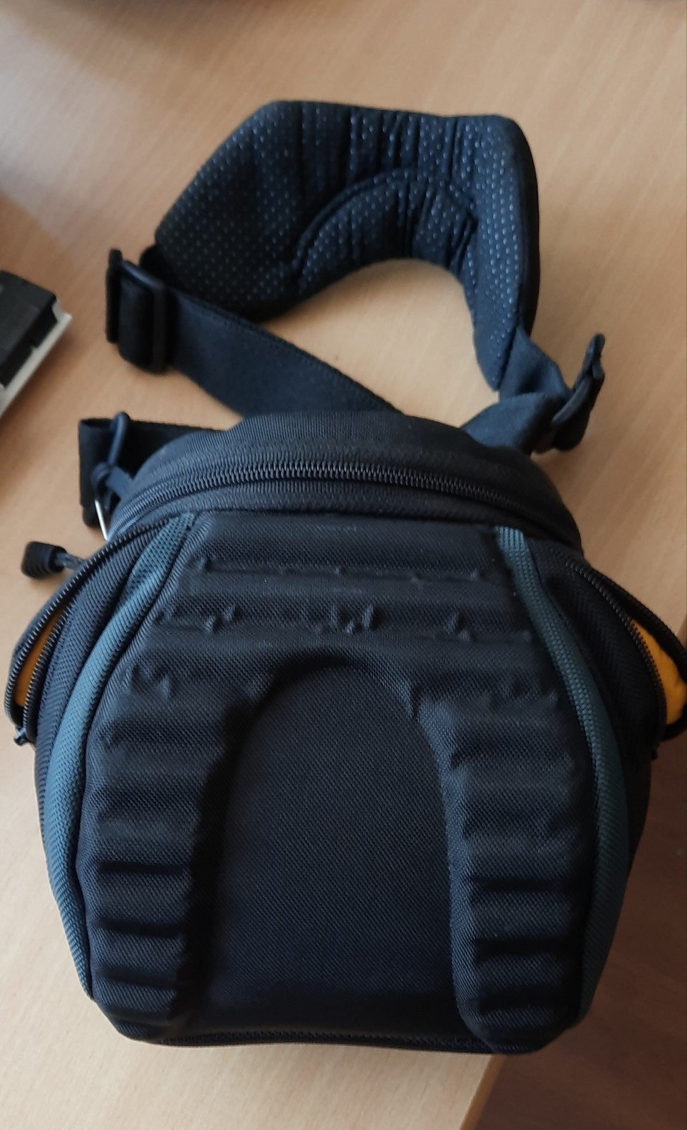 KATA fototas met regenhoes - Compact en beschermend, Audio, Tv en Foto, Gebruikt, Kata, Ophalen of Verzenden, Zwart